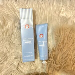 First Aid Beauty Ultra Repair Rescue Barrier Balm 63.7g Blue